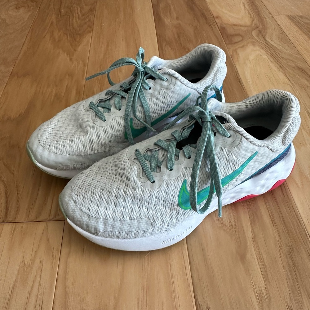 Nike Renew Sneakers